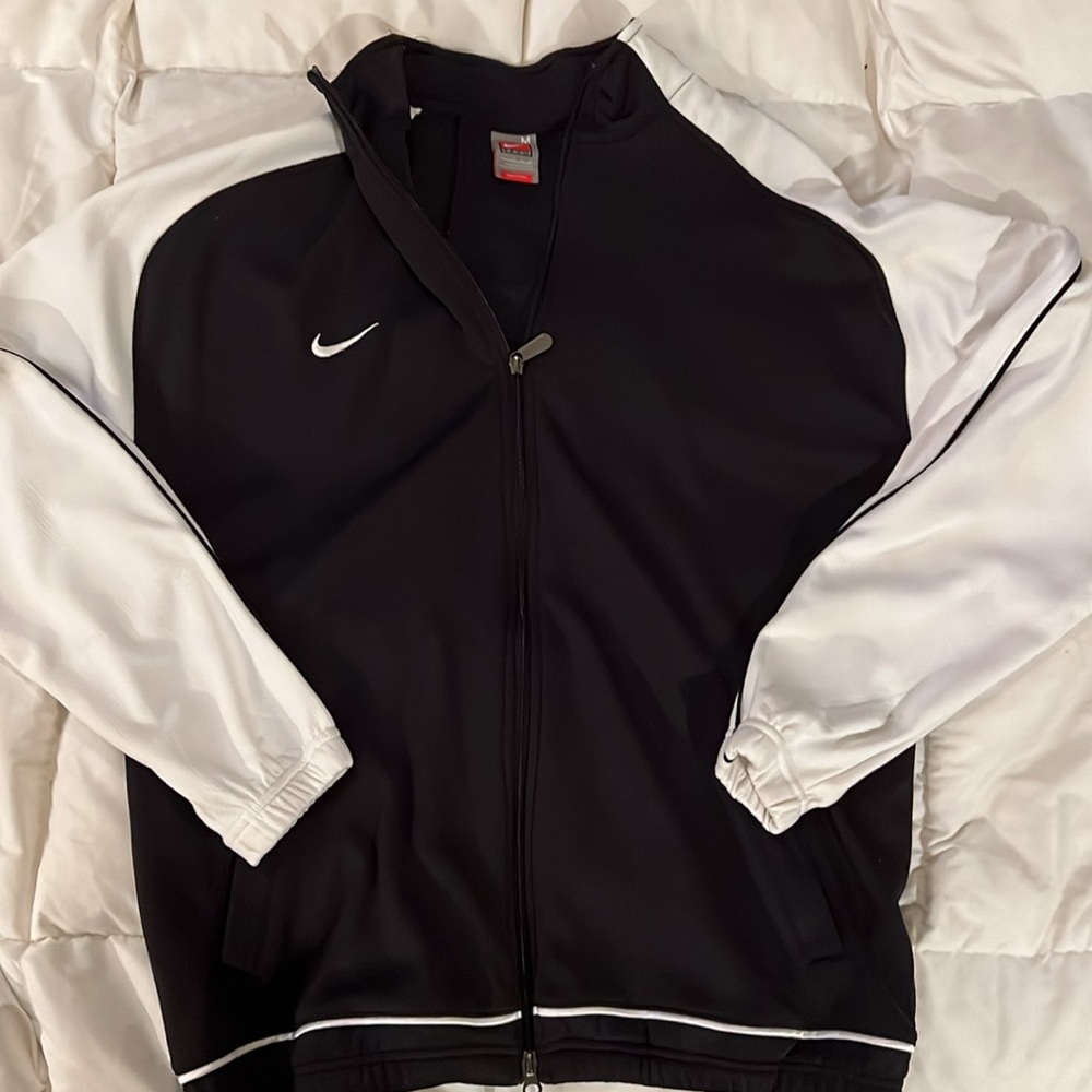 Nike Men’s Medium Basketball Shooting Jacket Black/White